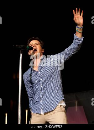 Zachary Porter & The Scene im Konzert mit Allstar Weekend im Bethel Woods Center for the Arts, New York Stockfoto