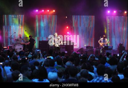 Death Cab for Cutie treten auf der Bühne im Koka Booth Amphitheater in Cary, NC Stockfoto