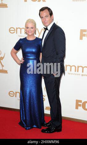 Amy Poehler; will Arnet nimmt an den jährlichen Primetime Emmy Awards 63. Teil, die im Nokia Theater L.A. in Los Angeles, Kalifornien, USA, verliehen werden. Stockfoto