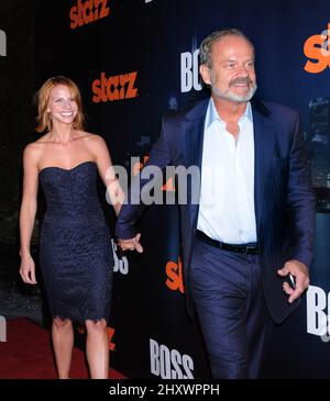 Kelsey Grammer und Frau Kayte Walsh bei der Premiere von „BOSS“ in Los Angeles, präsentiert von STARZ, in den ArcLight Cinemas in Hollywood, CA. Stockfoto