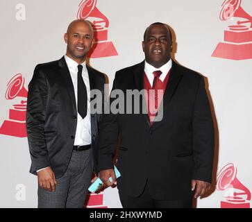 Adonis Gonzalez und Rey Rodriguez während der 2011 Latin Recording Academy Person of the Year Ehrung Shakira im Mandalay Bay Resort & Casino, Las Vegas Stockfoto