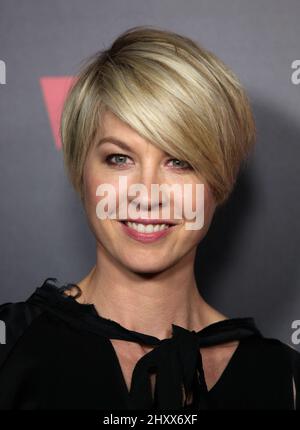 Jenna Elfman während des Empfangs der „Shameless“ Saison 2 im Haus Los Angeles Stockfoto