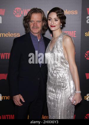 William H. Macy und Emmy Rossum während des Empfangs der „Shameless“ Saison 2 im Haus Los Angeles Stockfoto