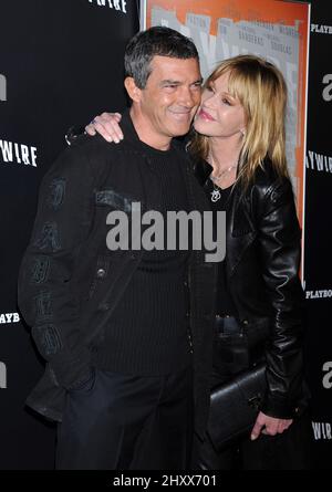 Antonio Banderas und Melie Griffith während der Premiere von „haywire“ in Los Angeles, präsentiert von Relativity Media und Playboy, im DGA Theatre Stockfoto