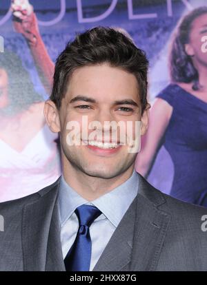 Jeremy Jordan während der Weltpremiere „Joyful Noise“ im Grauman's Chinese Theatre, Hollywood Stockfoto