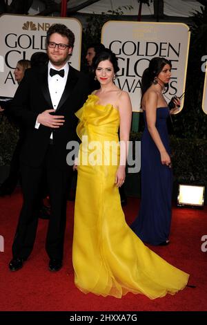 Seth Rogen und Lauren Miller bei der jährlichen Verleihung der Golden Globe Awards 69., die am 15. Januar 2011 im Beverly Hilton Hotel in Los Angeles, CA, stattfand. Stockfoto