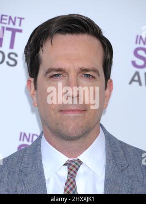 Ed Helms nimmt an den Film Independent Spirit Awards 2012 am Santa Monica Beach in Kalifornien, USA, Teil. Stockfoto