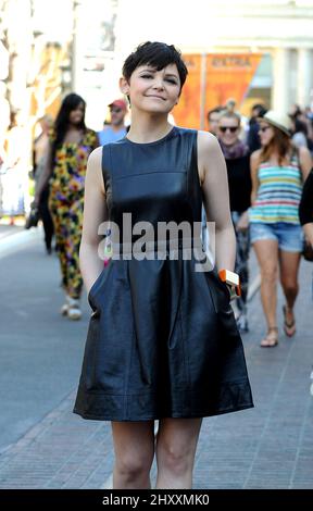 Ginnifer Goodwin filmt ein Segment von „Extra TV“ im kalifornischen The Grove Stockfoto