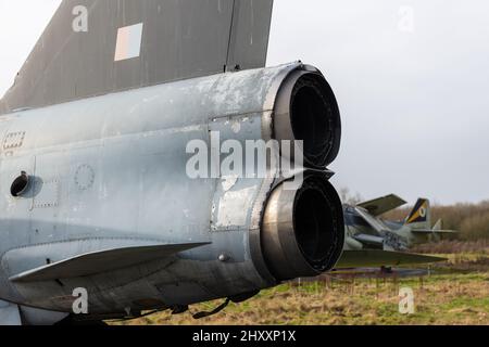 York.Yorkshire.Vereinigtes Königreich.Februar 16. 2022.Im Yorkshire Air Museum Ist Ein Kampfflugzeug des Blitzes F6 ausgestellt Stockfoto