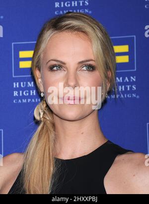 Charlize Theron nimmt an der Gala der Menschenrechtskampagne 2012 in Los Angeles Teil, die im Ritz Carlton JW Marriott L.A. stattfand Leben in Los Angeles, USA. Stockfoto