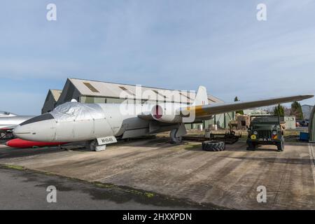 York.Yorkshire.Vereinigtes Königreich.Februar 16. 2022.im Yorkshire Air Museum ist ein englischer Düsenbomber mit Düsenantrieb von Canberra zu sehen Stockfoto