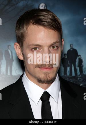 Joel Kinnaman bei der Premiere von „The Killing“ in der Saison 2 im Arclight Theatre in Hollywood, Los Angeles, USA. Stockfoto