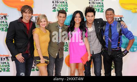 Darsteller von Power Rangers Samurai bei den Nickelodeon's 25. Annual Kids' Choice Awards, die im Galen Center in Los Angeles, Kalifornien, abgehalten werden. Stockfoto