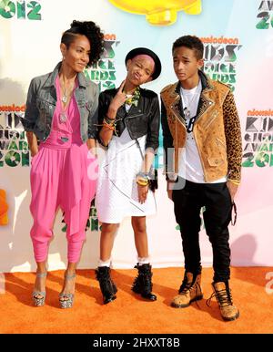 Jada Pinkett Smith, Willow Smith und Jaden Smith bei den jährlichen Kids' Choice Awards 25. von Nickelodeon im Galen Center in Los Angeles, Kalifornien. Stockfoto