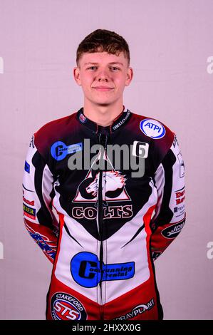 MANCHESTER, GROSSBRITANNIEN. MÄR 14. Archie Freeman - Belle Vue „Cool Running“ Colts während des Belle Vue Speedway Media Day im National Speedway Stadium, Manchester, Montag, 14.. März 2022. (Kredit: Ian Charles | MI News) Kredit: MI News & Sport /Alamy Live News Stockfoto