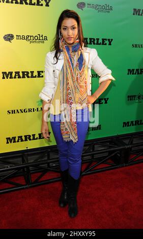 Janina Gavankar während der Premiere von „Marley“ in Los Angeles im Arc Light, Kalifornien Stockfoto