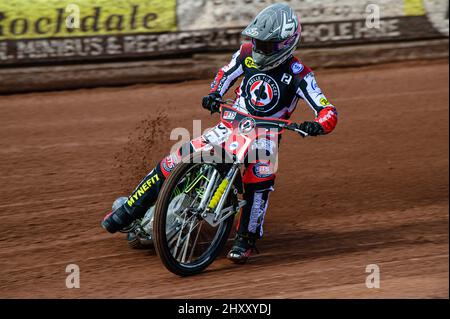 MANCHESTER, GROSSBRITANNIEN. MÄR 14. Jye Etheridge in Aktion während des Belle Vue Speedway Media Day am Montag, 14.. März 2022, im National Speedway Stadium, Manchester. (Kredit: Ian Charles | MI News) Kredit: MI News & Sport /Alamy Live News Stockfoto