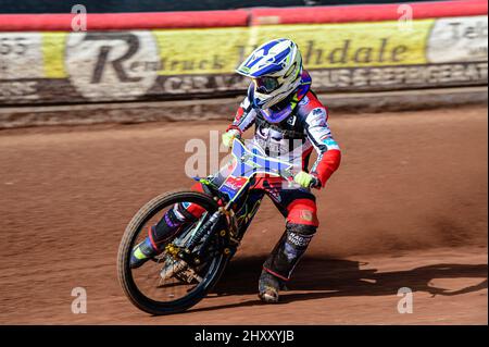 MANCHESTER, GROSSBRITANNIEN. MÄR 14. Nathan Abritt am Montag, den 14.. März 2022, während des Belle Vue Speedway Media Day im National Speedway Stadium, Manchester, in Aktion. (Kredit: Ian Charles | MI News) Kredit: MI News & Sport /Alamy Live News Stockfoto