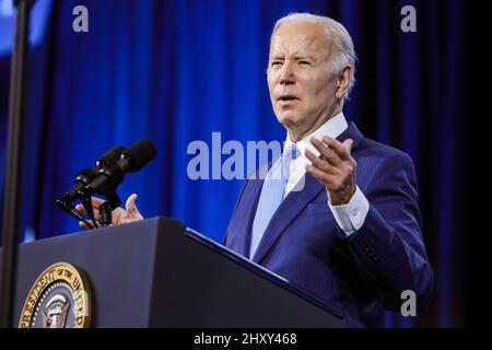 Washington, Usa. 14. März 2022. Präsident Joe Biden spricht während der National League of Cities Congressional City Conference, die am Montag, den 14. März 2022, im Marriott Marquis in Washington, DC, stattfand. Foto von Oliver Contreras/UPI Credit: UPI/Alamy Live News Stockfoto