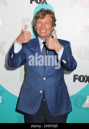 Nigel Lythgoe nimmt an der FOX 2012-Vorpreentation Teil, die auf der Wollman Rink im Central Park gehalten wird. Stockfoto