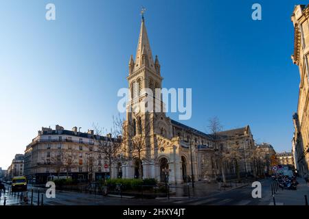 Außenansicht der Kirche Saint-Joseph-des-Nations, katholische Kirche aus dem 19.. Jahrhundert im 11.. Arrondissement von Paris, Frankreich Stockfoto