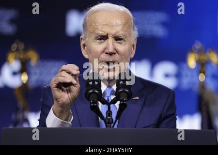 Washington, Usa. 14. März 2022. Präsident Joe Biden spricht während der National League of Cities Congressional City Conference, die am Montag, den 14. März 2022, im Marriott Marquis in Washington, DC, stattfand. Foto von Oliver Contreras/UPI Credit: UPI/Alamy Live News Stockfoto