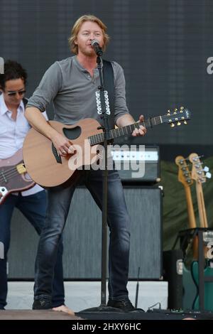 Little Big Town, Phillip Sweet auf der Bühne während des 1. Tages des Bayou Country Superiest im LSU Tiger Stadium, Baton Rouge, Louisiana. Stockfoto