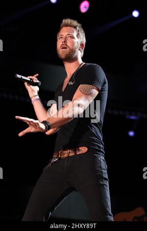 Charles Kelley, Lady Antebellum tritt während des CMA Music Festival Nightly Concerts 2012 im LP Field auf der Bühne auf. Stockfoto