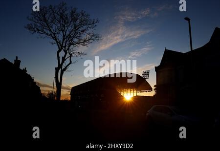 London, England, 14.. März 2022. Der Sonnenuntergang über dem Stadion vor dem Premier League-Spiel im Selhurst Park, London. Bildnachweis sollte lauten: David Klein / Sportimage Kredit: Sportimage/Alamy Live News Stockfoto