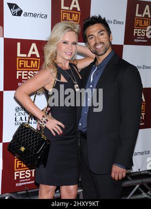 Tamra Barney und Eddie Judge nahmen an der Weltpremiere „People Like US“ beim Los Angeles Film Festival 2012 im Regal Cinemas L.A. Teil LEBEN in Los Angeles, USA. Stockfoto