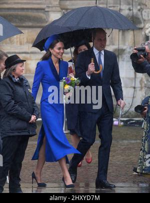 London, Großbritannien. 14. März 2022. Der Herzog und die Herzogin von Cambridge verlassen Westminster Abbey nach dem Commonwealth-Dienst Credit: Mark Thomas/Alamy Live News Stockfoto