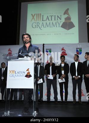 Juanes nimmt an den XIII Annual Latin Grammy Awards Nominierungen im Belasco Theater, Los Angeles, Teil. Stockfoto