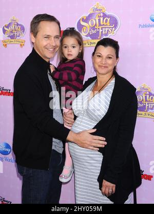 Chad Lowe, Mabel Lowe und Kim Painter bei der Premiere von „Sofia the First: Once Upon a Princess“ und der Veröffentlichung von Story Books in den Walt Disney Studios in Los Angeles, USA. Stockfoto