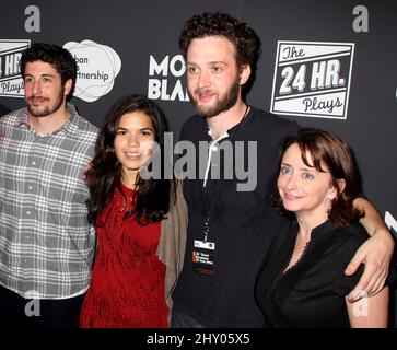Jason Biggs, America Ferrera, Eddie Kaye Thomas und Rachel Dratc, die an der jährlichen 24-Stunden-Gala am Broadway 12. im B.B. teilnehmen Kings in New York, USA. Stockfoto