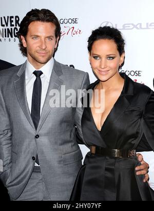 Bradley Cooper und Jennifer Lawrence nehmen an der Sondervorführung „Silver Linings Playbook“ Teil, die an der Academy of Motion Picture Arts and Sciences in Los Angeles, USA, stattfand. Stockfoto