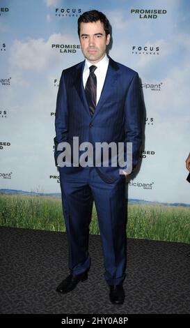 Ron Livingston nahm an der Premiere von „Promised Land“ in Los Angeles Teil, die in der Directors Guild of America in Los Angeles, USA, stattfand. Stockfoto