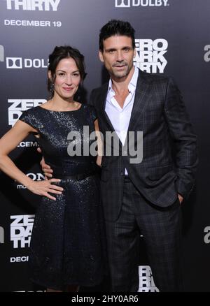 Frank Grillo & Wendy bei der Premiere von „Zero Dark Thirty“ in Hollywood, Kalifornien. Stockfoto