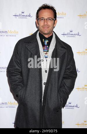 Luke Perry nimmt an der 2013 „Winter TCA“-Pressekonferenz von Hallmark Channel und Hallmark Movie Channel Teil, die in der Huntington Library and Gardens in Pasadena in Kalifornien, USA, abgehalten wird. Stockfoto