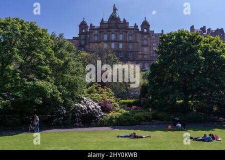 Princes Street Gardens, ein berühmter Park im Stadtzentrum von Edinburgh, Schottland Stockfoto