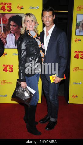 Cynthia Farrelly Gesner und Zen Gesner nehmen an der Premiere von 'Movie 43' im Grauman's Chinese Theatre, Los Angeles, Teil. Stockfoto
