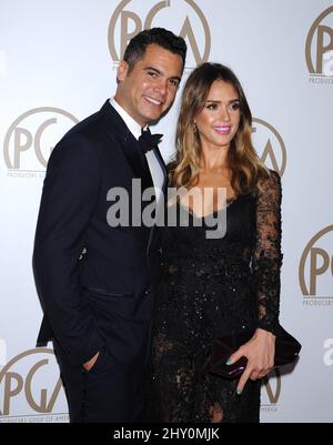 Cash Warren und Jessica Alba kommen zu den jährlichen Producers Guild Awards 24. im Beverly Hilton Hotel an. Stockfoto