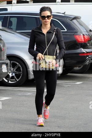 Jenna Dewan nimmt sich nach dem Fitnessstudio einen Drink Stockfoto
