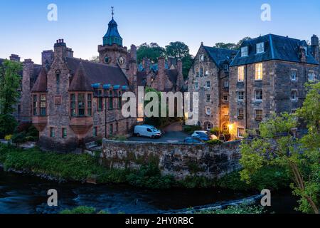 Historische Architektur am Wasser von Leith im Dean Village, Edinburgh Stockfoto