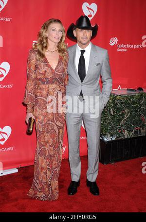 Faith Hill und Tim McGraw sind bei der 2013 MusicCares Person of the Year Gala zu Ehren von Bruce Springsteen zu Gast Stockfoto