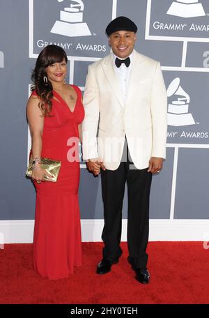 LL Cool J und Simone Johnson kommen zu den jährlichen Grammy Awards 55. im Staples Center, Los Angeles. Stockfoto