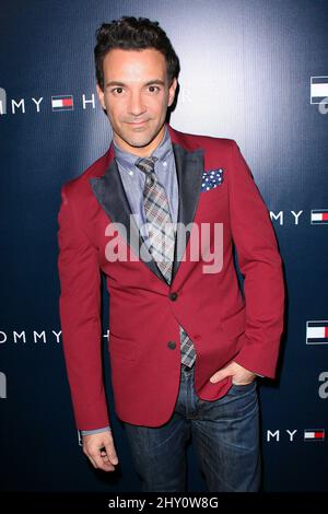 George Kotsiopoulos nimmt an der Eröffnungsveranstaltung des Tommy Hilfiger West Coast Flagship Stores in Hollywood, Kalifornien, Teil. Stockfoto