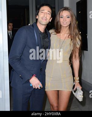 Adrien Brody und ihre Freundin Lara Lieto nahmen an dem „Tom Ford Cocktail Event zur Unterstützung des Projekts Angel Food“ Teil, das im Tom Ford in Los Angeles, USA, stattfand. Stockfoto