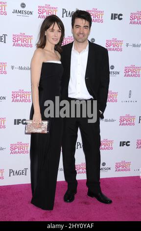 Rosemarie DeWitt und Ron Livingston nehmen an den Independent Spirit Awards 2013 in Santa Monica in Kalifornien Teil. Stockfoto