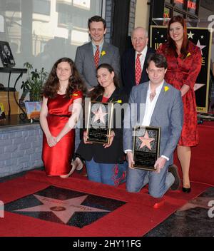 Michael Sheen, David Rowe-Beddoe, Charlotte Ritchie, Maria Burton, Morgan Ritchie im Bild, als Richard Burton auf dem Hollywood Walk of Fame mit einem Star geehrt wird Stockfoto