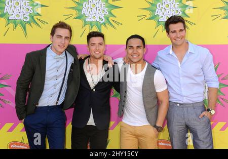 Logan Henderson, Kendall Schmidt, James Maslow und Carlos Pena Jr., Big Time Rush, tritt bei Nickelodeon's Annual Kids' Choice Awards 26. im USC Galen Center, Los Angeles, auf Stockfoto